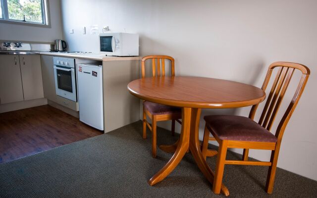 Charles Court Motel