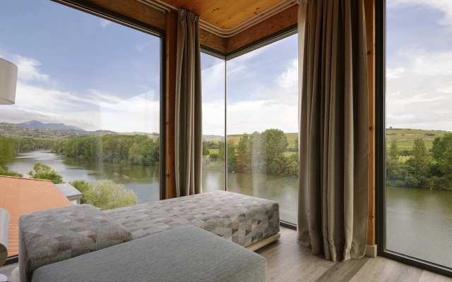 Palacio Tondon, La Rioja Brinas