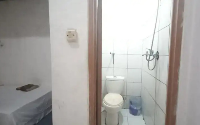 SPOT ON 93964 Guest House Pak Gatot 3