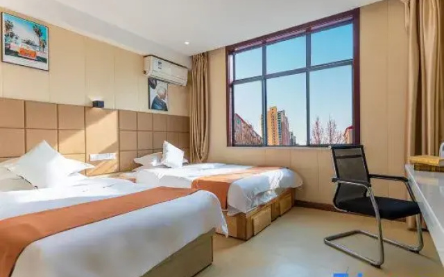 Zhongmou New Oriental Fashion Hotel