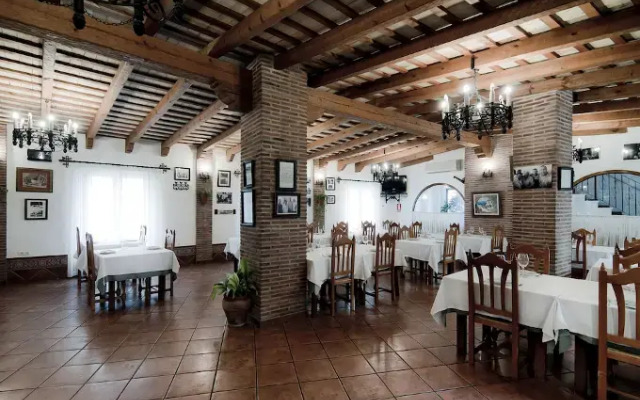 Hotel Restaurante Blanco y Verde
