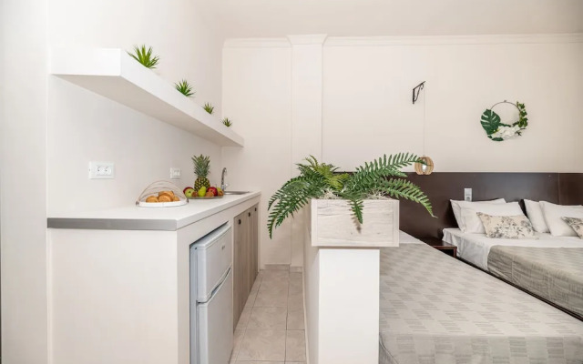 Mouria Studios & Apartments