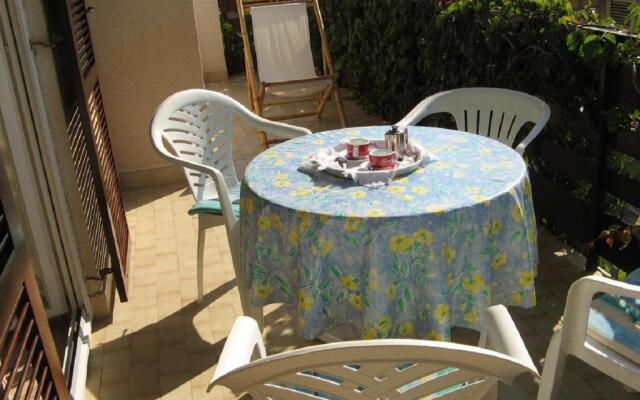 Apartments Mirja - 50m from the sea