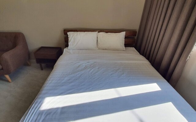 Oyo 990 Home 2 Hotel