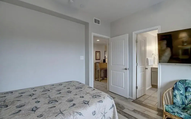 Turtles Pace 2 Bedroom Condo by Redawning