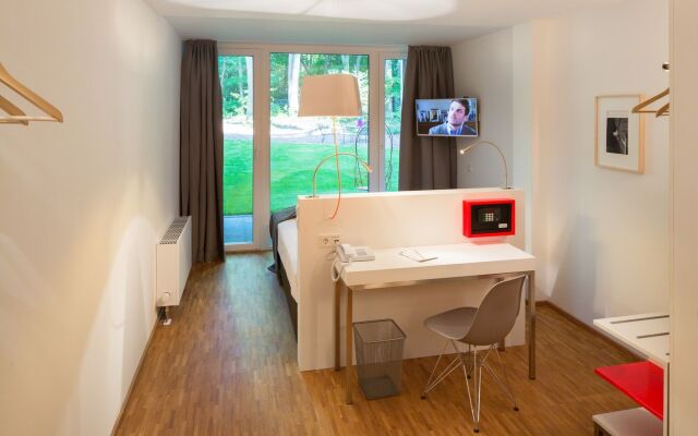 V-Hotel