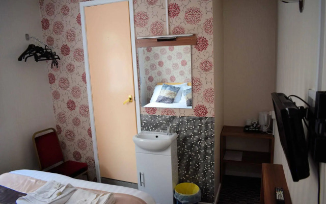 The Clarendon Showtel