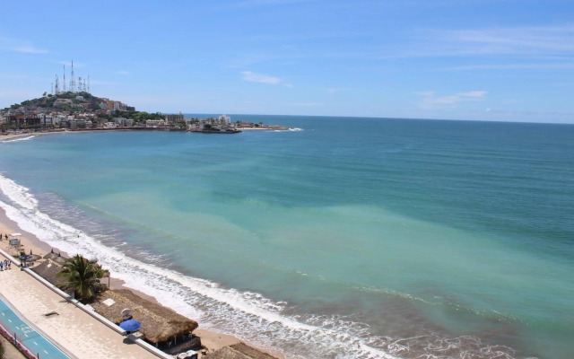 Hotel Playa Marina
