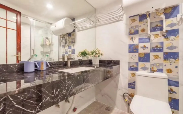 Coastline International Apartment