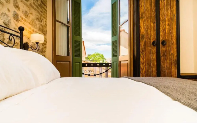 CH Andrianou Suites