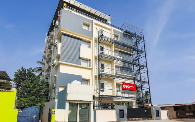 OYO Flagship 22529 Elegance Inn