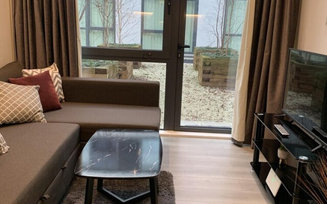 Luxury One Bed Apartment With Parking