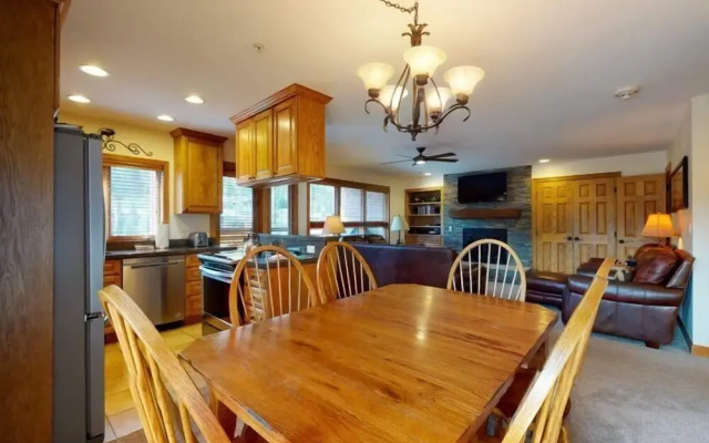 Exclusive Ski in, Ski out 2 Bedroom Vacation Rental with Hot Tubs and Heated Outdoor Pool in Lionshead Village