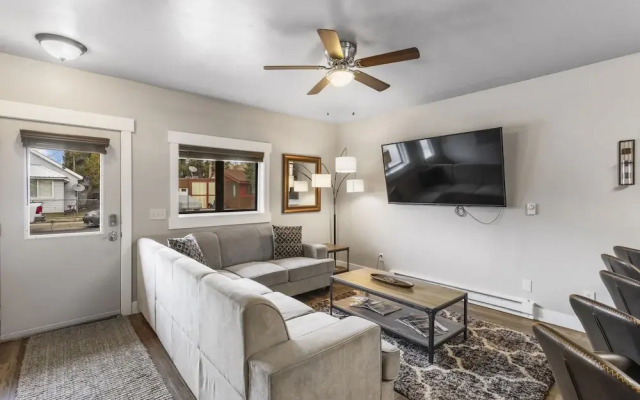 The Yellowstone Hideaway Unit A