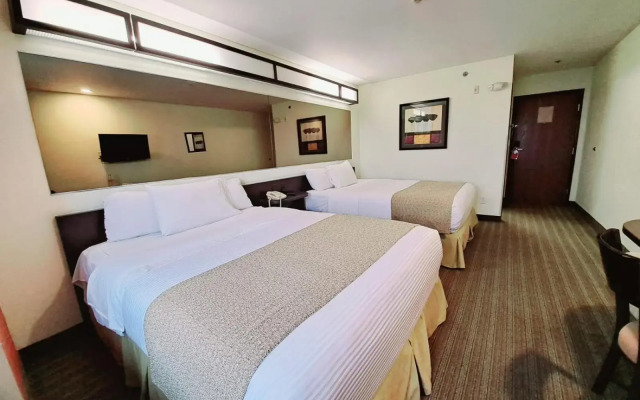 Microtel Inn & Suites by Wyndham Toluca