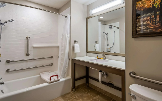 Best Western Plus Bolivar Hotel & Suites