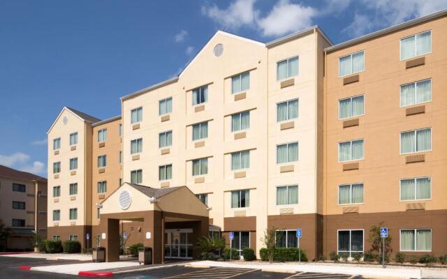 Fairfield Inn & Suites San Antonio Airport/North Star Mall