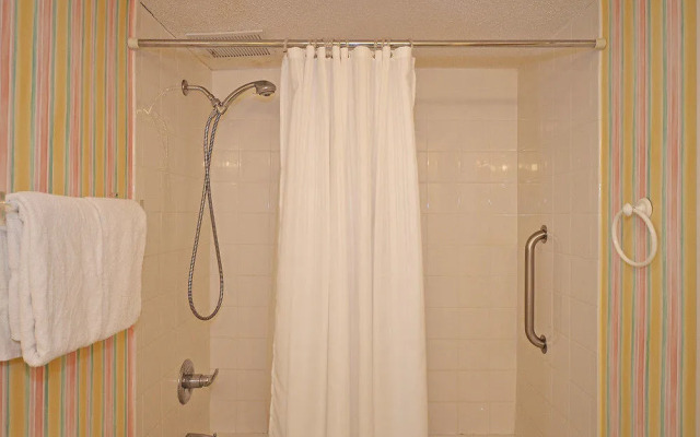 Shoreline Towers by Southern Vacation Rentals