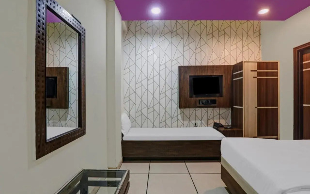 Oyo Flagship 80620 Hotel The Gagan
