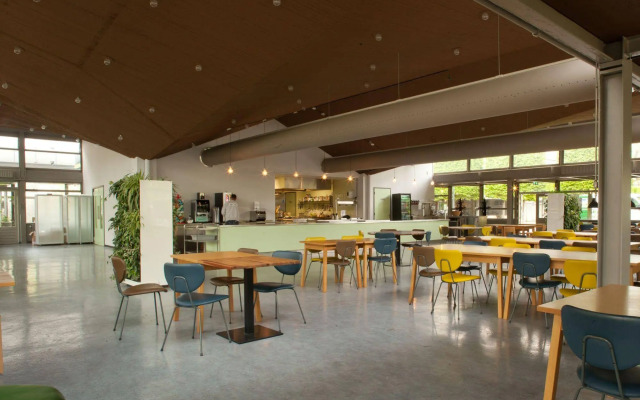 WOW Hostel Amsterdam