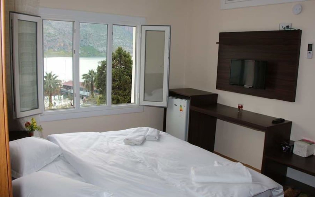 Rosa Otel
