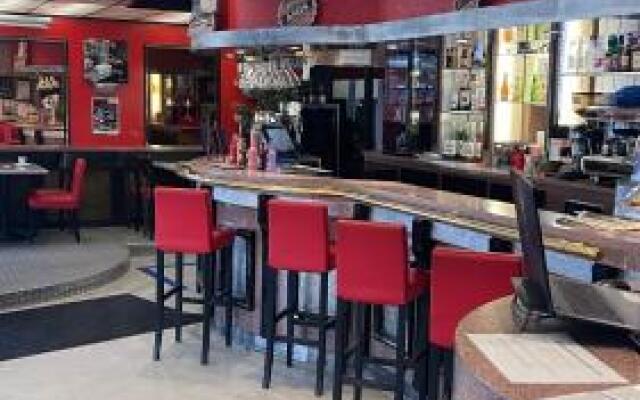 L'Excess Hotel