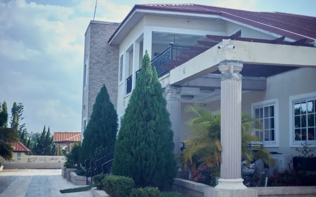 9 Roses Hotel