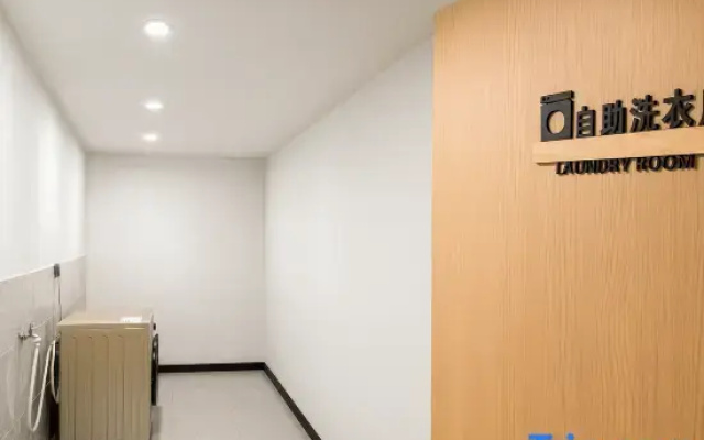 The Dream-Hotel