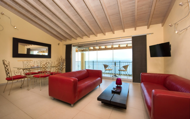 9 Muses Seaview Studios
