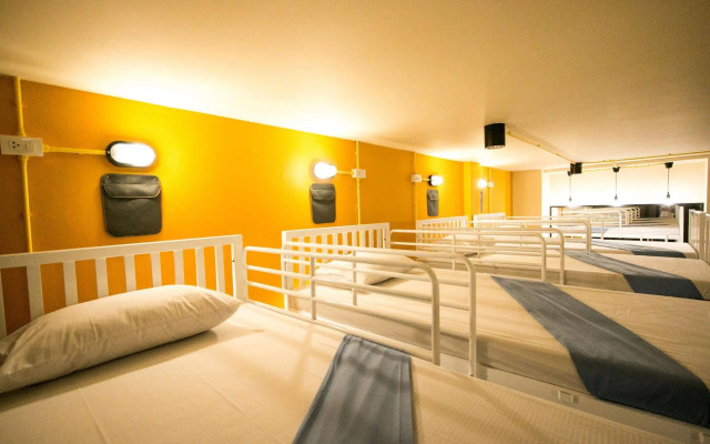 Backpack House Hostel
