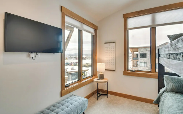 Winter Park Retreat: Balcony, Hot Tub & Fireplace!