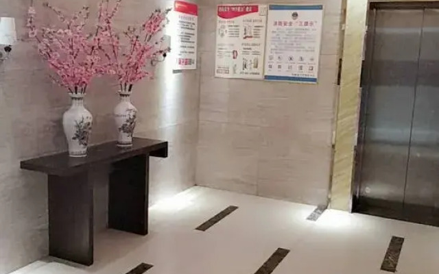 Shengjing Yijia Hotel (Gucheng Fanyang Road Underground Mall)