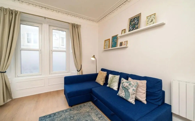 The Jam - Cunningly Good Cunningham Street Apartment