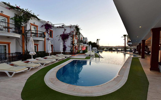 Tropicana Beach Hotel