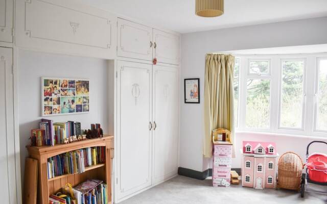 Spacious 4 Bedroom Family Home In Hove