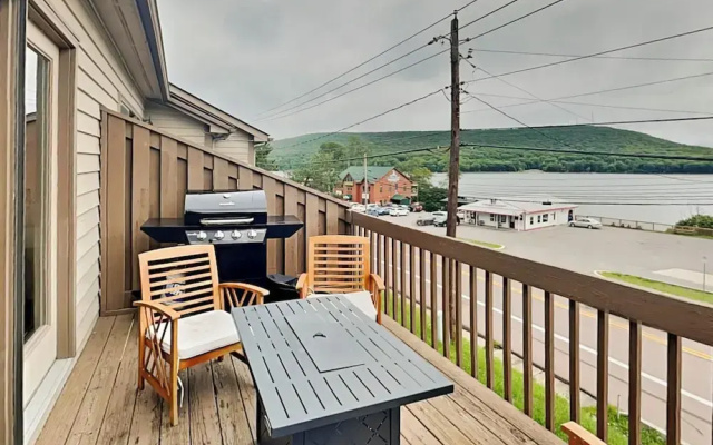 Lakeland Views