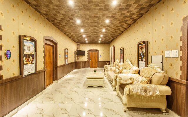 Royal Empire Boutique Hotel