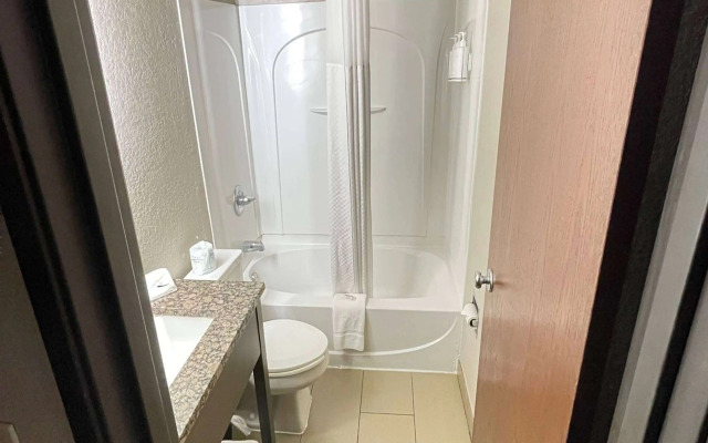 Super 8 by Wyndham Ithaca