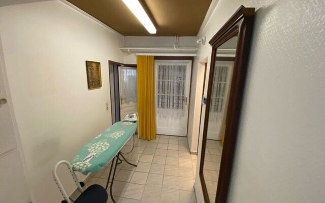 Entire House for Fitters and Craftsmen
