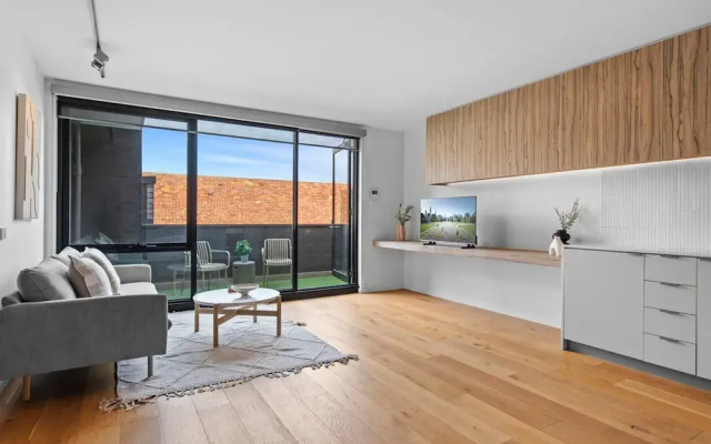 Lovely 1-bed With Balcony in St Kilda's Heart