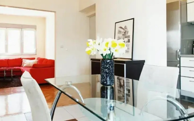 Botanical Garden Apartment