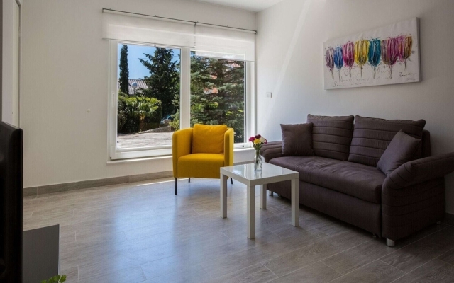 Adorable Apartment With Swimming Pool and Private Terrace