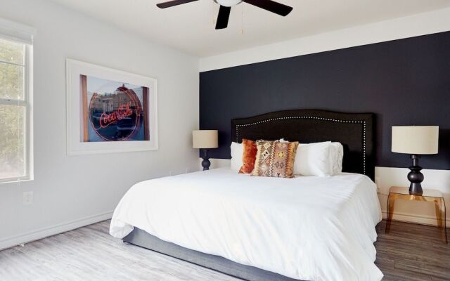 The Domain Luxury Suites by Sonder