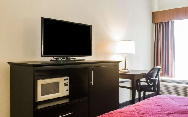 Quality Inn & Suites North Montgomery