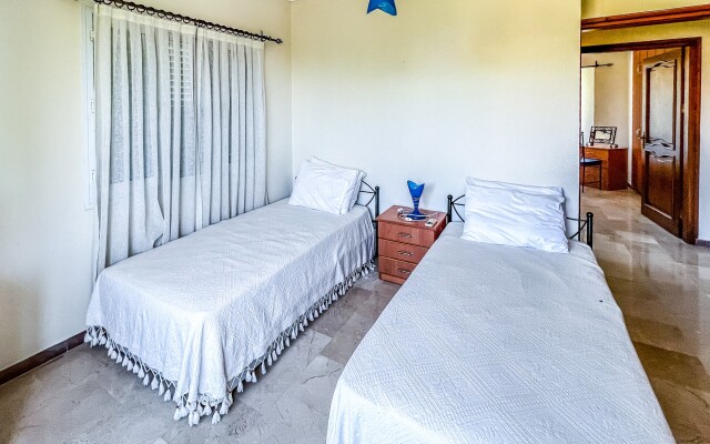 Fantastic Villa with Private Beach in Girne