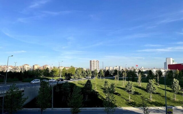 1bedroom Apartment With Terrace Near Mail of Istanbul