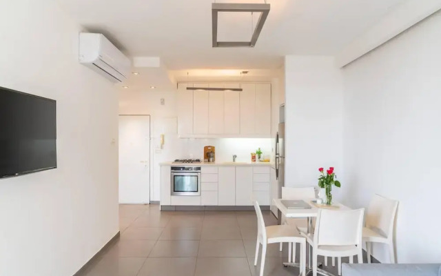 Top Tier Apartment with Swimming Pool