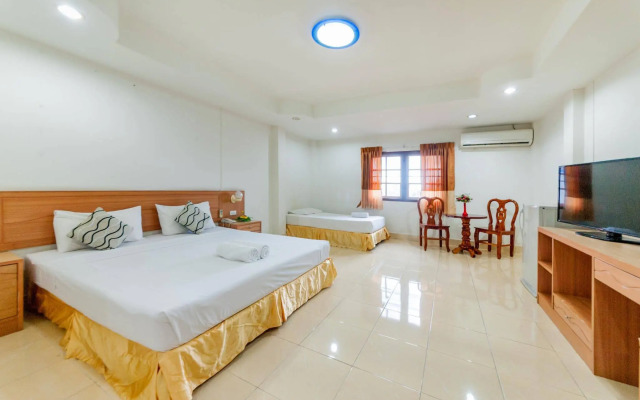 Bella Tropicana Hotel & Guesthouse