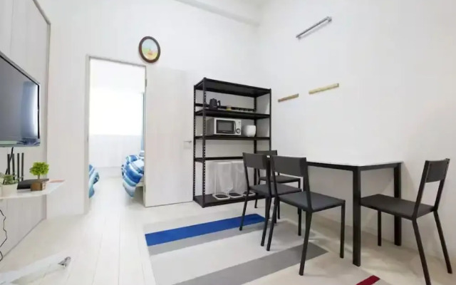 5 Minute Walk from Nishi Shinjuku Gochome Station