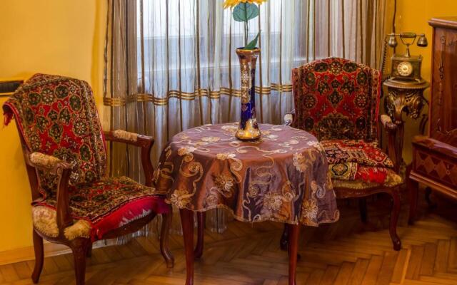 Royal Suite Apartment on Nizami Street